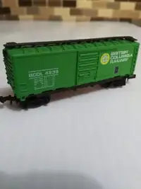 N scale model train BC freight box car