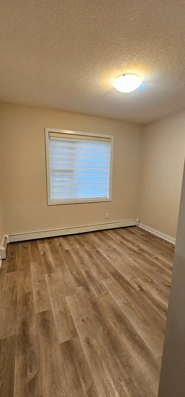 Move-In Ready 2-Bed, 2-Bath Condo in Ambleside in Long Term Rentals in Edmonton - Image 8