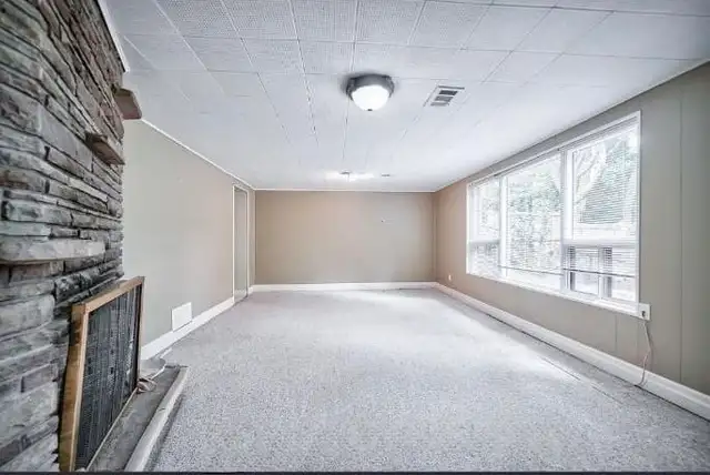 private room rent in Room Rentals & Roommates in City of Toronto - Image 2