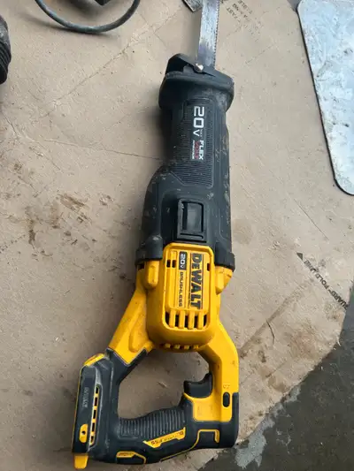 Reciprocating saw - used - Tool only This DEWALT 20V corded reciprocating saw is ideal versatile too...