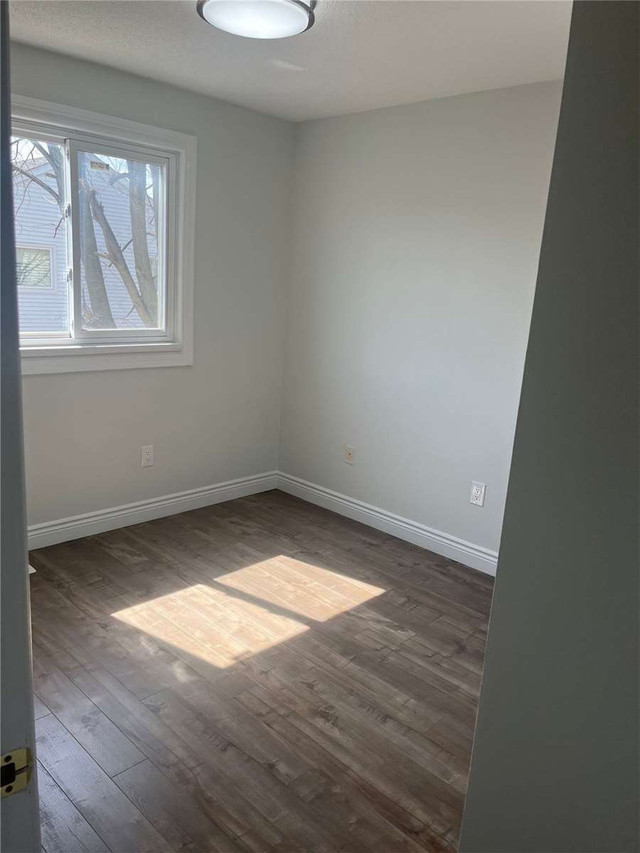 Room for rent in Room Rentals & Roommates in Mississauga / Peel Region