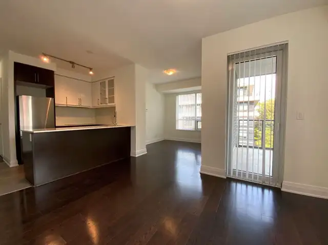 2 Beds 2 Baths 2Parking - Condo apartment(EV charging station) in Long Term Rentals in City of Toronto - Image 11