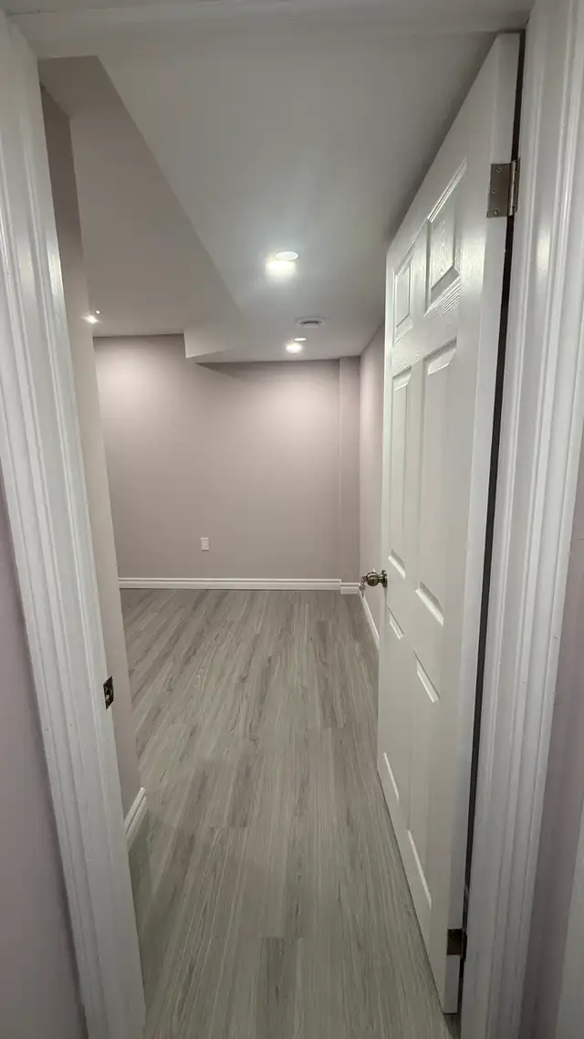 Private Room For Rent 1 Bedroom 1 Bath in Room Rentals & Roommates in Oshawa / Durham Region - Image 5
