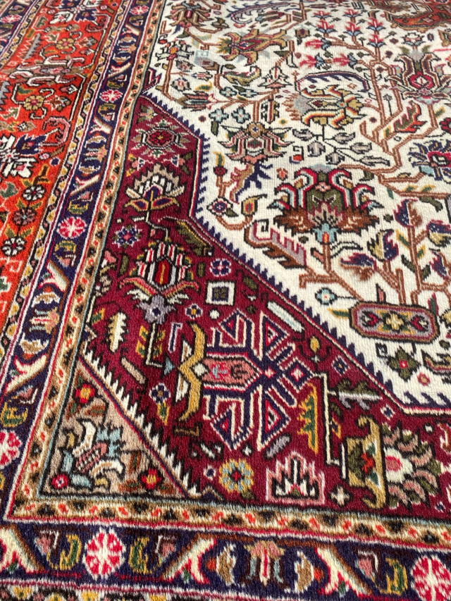 Persian rug 9-8”-6-6” in Rugs, Carpets & Runners in Bedford - Image 2