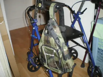 Petit sac de poitrine, View more