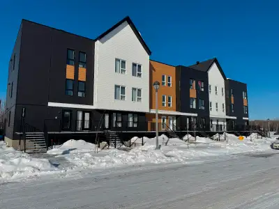 Cessation de bail, 41/2, à Charny, secteur des Pionniers, proche du pont de Québec et de tout les se...