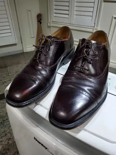 Men's Rockport genuine leather dress shoes size 10 Very good condition. Looking like new I am sellin...