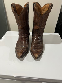 Cowboy boots size 9 1/2