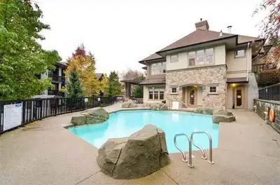 Primary bedroom available, in a spacious top-floor and corner unit apartment. Includes a private ens...