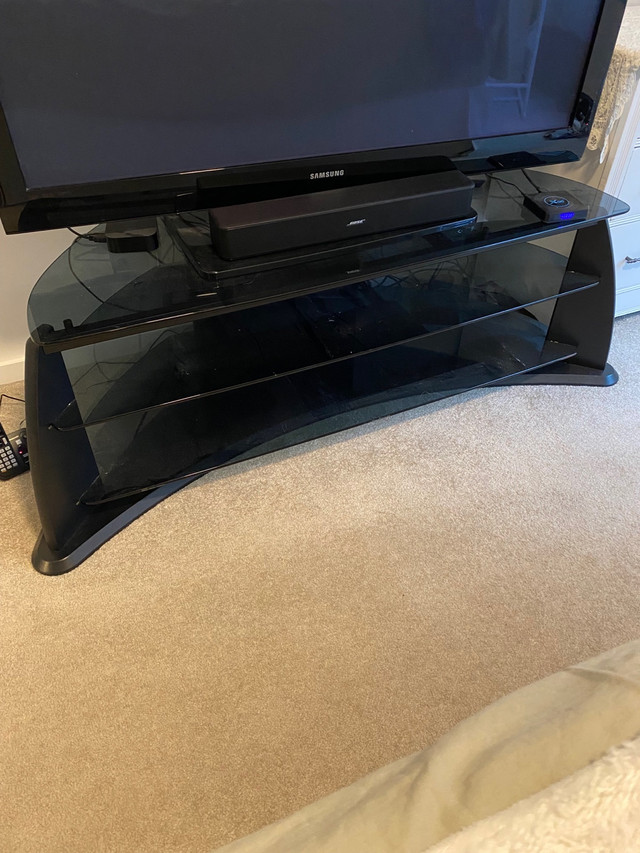 Tv stand in TV Tables & Entertainment Units in Delta/Surrey/Langley