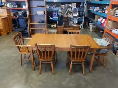 DINING TABLE WITH LEAF AND 6 HEAVY SPINDLE BACK CHAIRS. This set is really nice and also come with s...