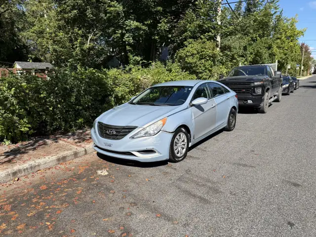 2011 Hyundai Sonata GL - only 80,500 km
