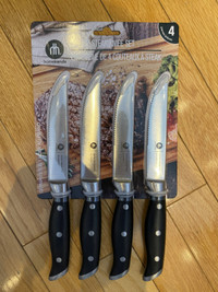 BRAND NEW hometrends steak knife 4pc