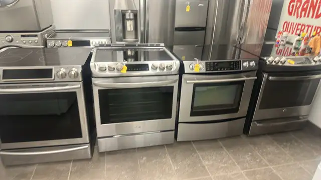 Stove stainless  in Stoves, Ovens & Ranges in City of Montréal - Image 2