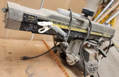 DeWalt 770 10" Deluxe Powershop Radial Arm Saw w/ stand, View more