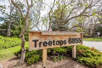 Welcome to this beautifully updated 3-bedroom plus Den, 3-bathroom condo townhouse in the highly des...