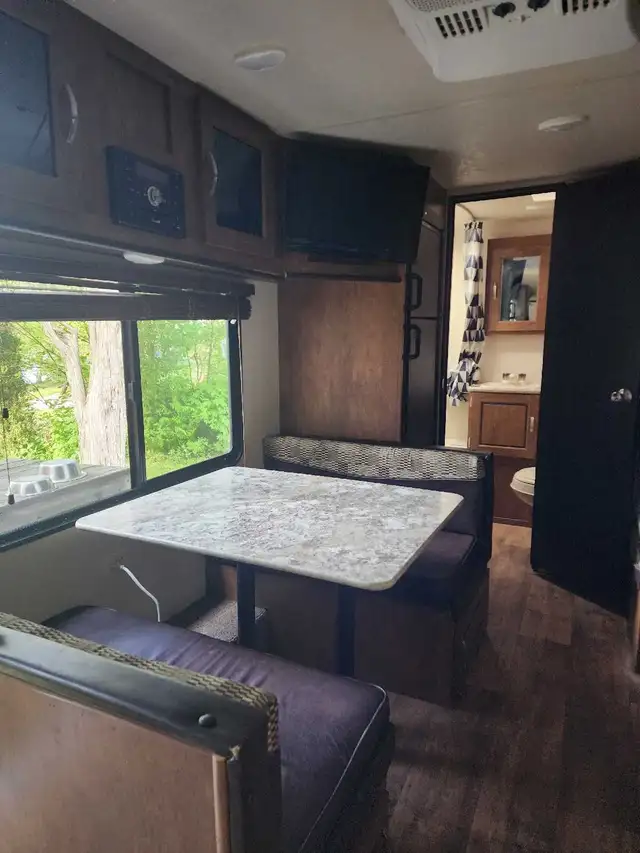 2017 Forest River in Travel Trailers & Campers in Kingston - Image 3