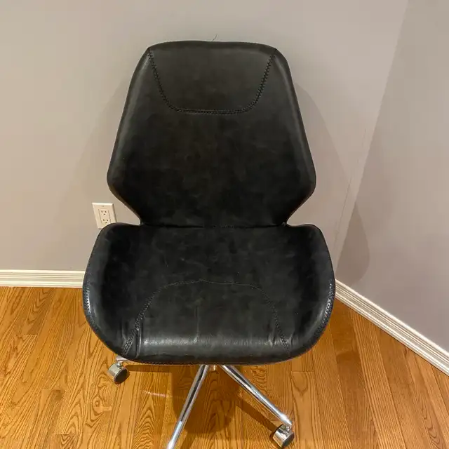 Leather Office Chair in Chairs & Recliners in Markham / York Region - Image 2
