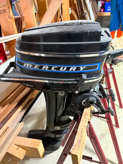 Selling a 77 Mercury 40 4 HP outboard motor C/W 5 gallon plastic fuel tank and hose. This is a 1 cyl...