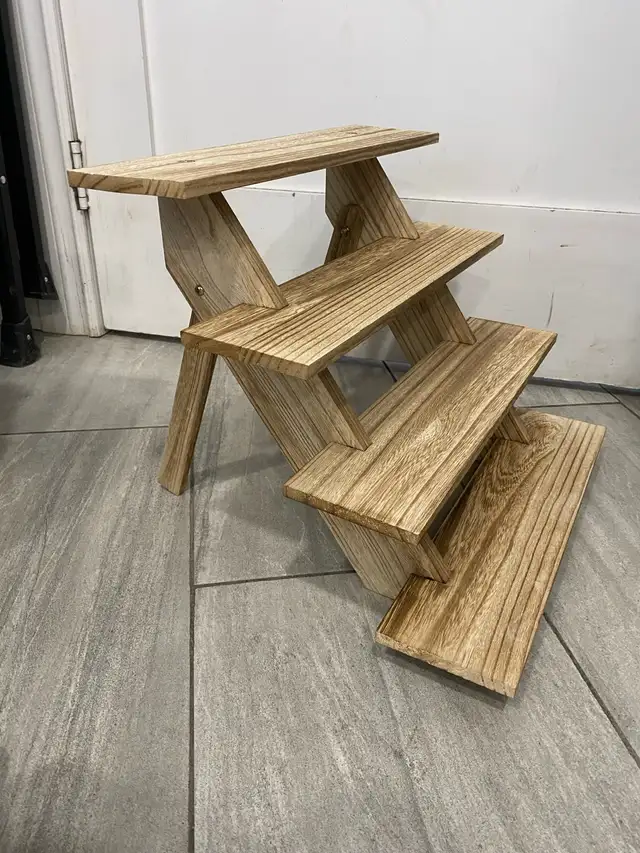 Wooden  Stand in Bookcases & Shelving Units in Oakville / Halton Region - Image 6