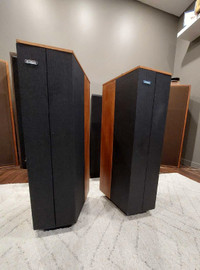 Vintage Goodmans dimension 8 speakers.