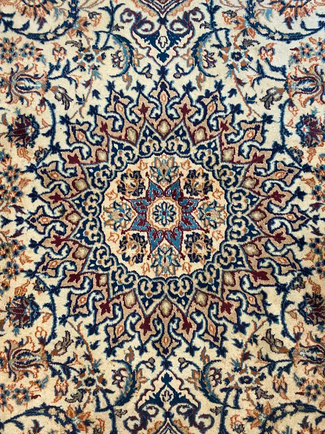 Persian Naeen Handmade Rug (Iran) in Rugs, Carpets & Runners in Markham / York Region - Image 5