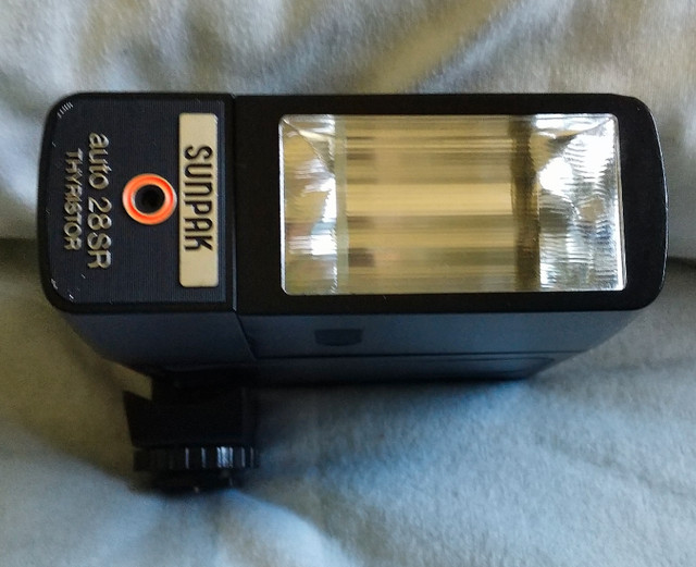 Sunpak Auto 28SR bounce flash in Cameras & Camcorders in Trenton - Image 4