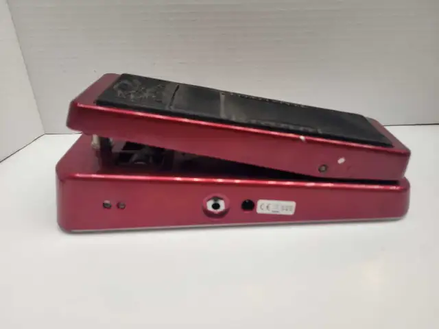 Crybaby Slash Wah Guitar Pedal  in Amps & Pedals in City of Toronto - Image 5