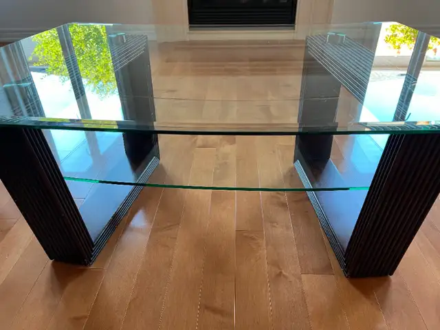Double Glass Coffee Table With Wooden Legs in Coffee Tables in Markham / York Region - Image 4
