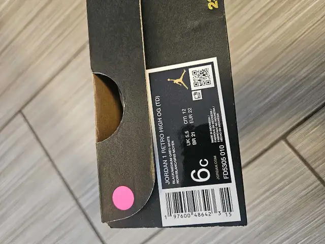 Jordan toddler shoes size 6 bnib in Clothing - 2T in Calgary - Image 5