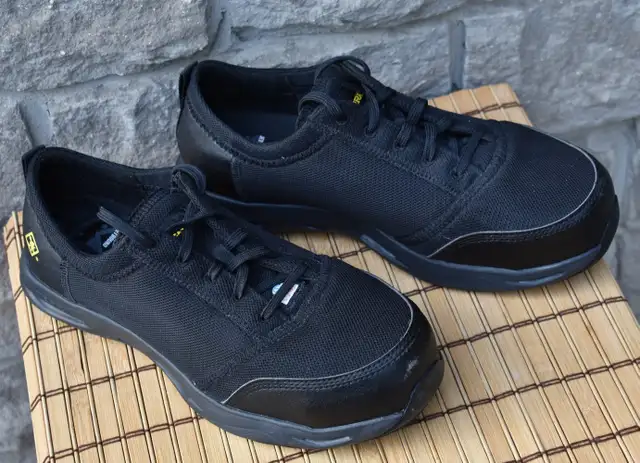 Terra Steel Toe Safety Work Boots – Men's Size 10W (EUR 43, UK 9 in Men's Shoes in Markham / York Region - Image 4