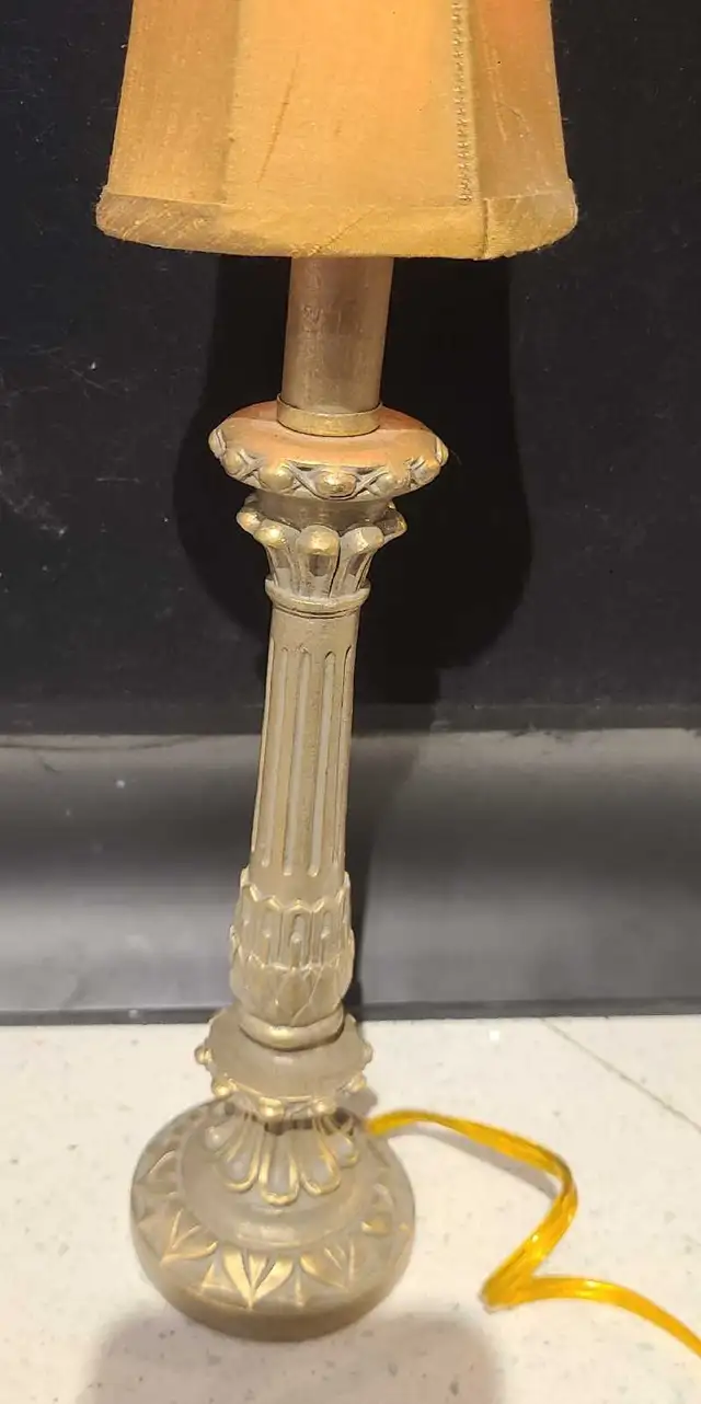 Vintage Brass table lamp in Indoor Lighting & Fans in Mississauga / Peel Region - Image 4