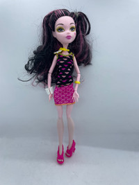 Monster High Doll Draculaura Budget DKY18 Creepateria 