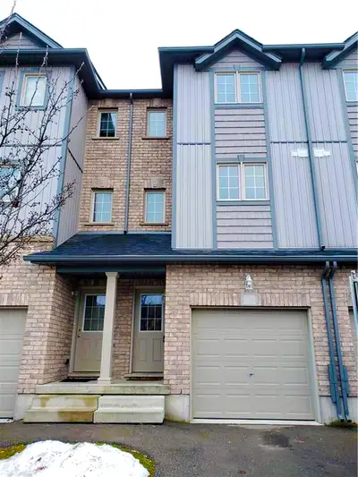 Fully furnished bedroom. Near Battler Rd and old Huron road (N2R0C9). Wide windows. Shared kitchen,...