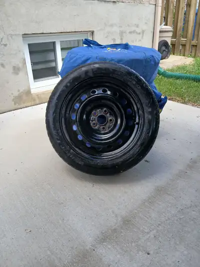 Jante en acier à vendre 16' les roue sont vendu avec mes sont très usée Information des pneus instal...