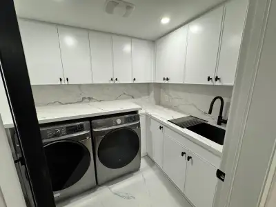 Kitchen cabinetry, walk in closets and vanities. Design and installation. Kitchen finished in a week...