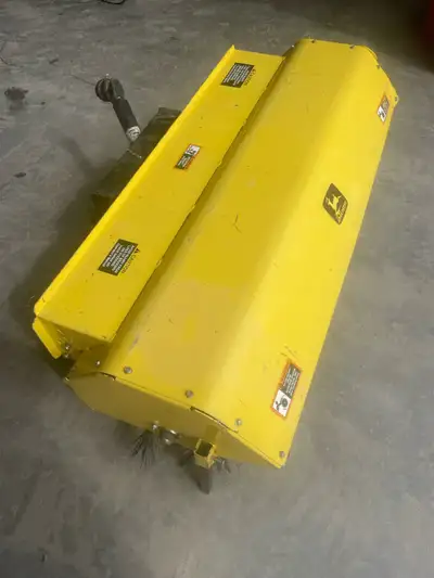 John Deere 51” rotary broom/ sweeper. Quick hitch for X500, X700 series, 1023, 1025,1026 and older 3...