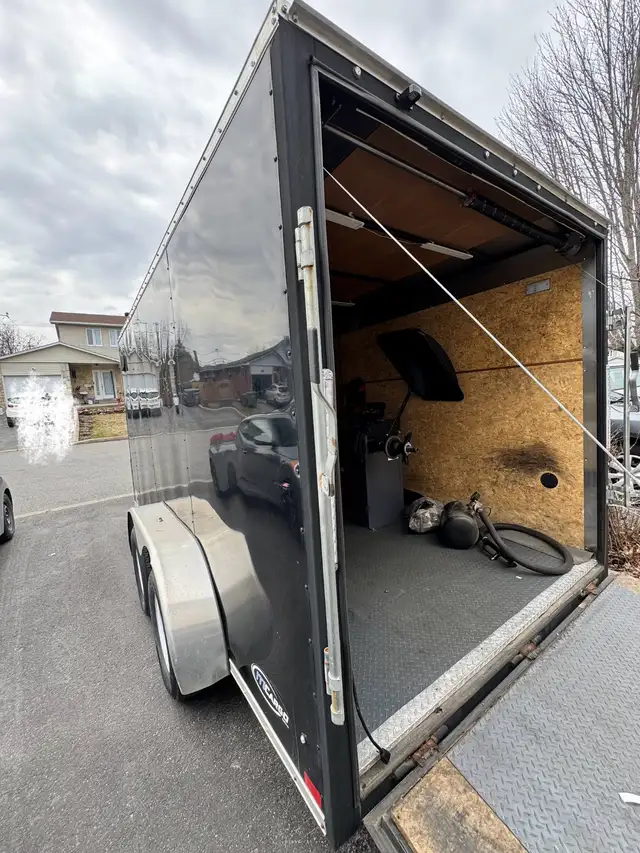 Mobile Tire changing trailer / Remorque de changement de pneus m in Cargo & Utility Trailers in City of Montréal - Image 2