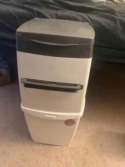 Cat Waste Can. Used. Has approximately 4 rolls of bags. Pick up only. No holds. $10. Price is not ne...