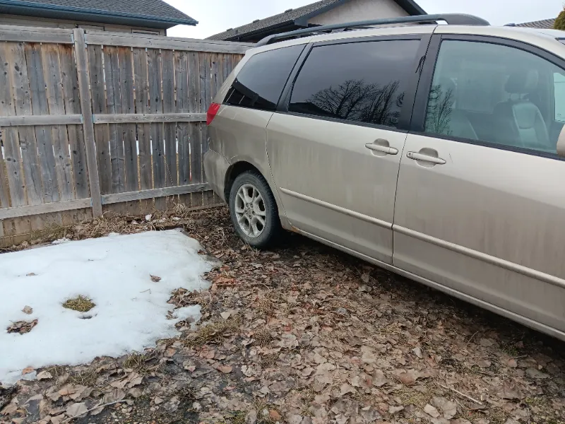 2004 Toyota Sienna XLE for sale $3,500