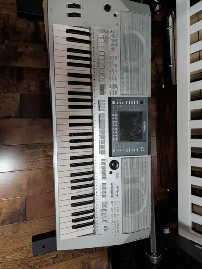 Yamaha PSR-S710, View more
