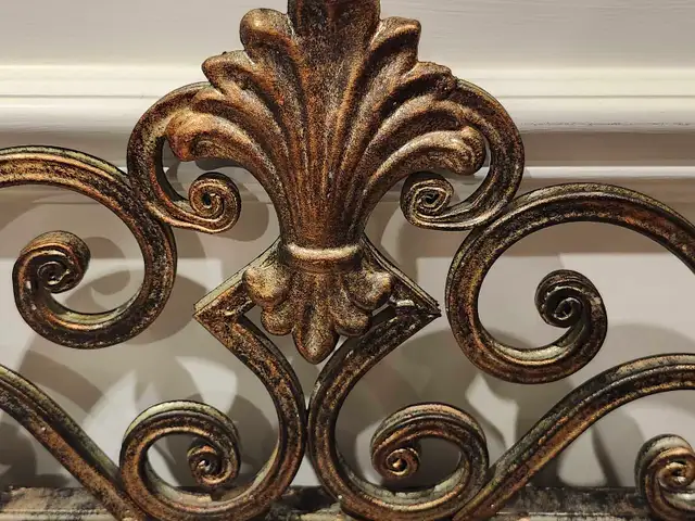 Elegant Decorative Wall Mirror – Metal Scroll Frame in Home Décor & Accents in Markham / York Region - Image 5