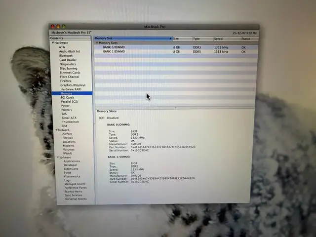 Macbook Pro Early 2011 17po 2.2Ghz in Laptops in City of Montréal - Image 9
