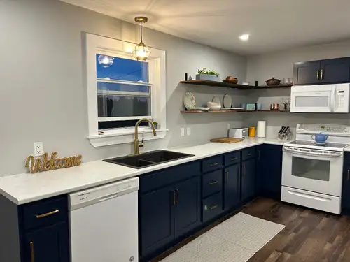 Cozy, completely renovated home for rent with large garden and 12x 20 building included . Enjoy coun...