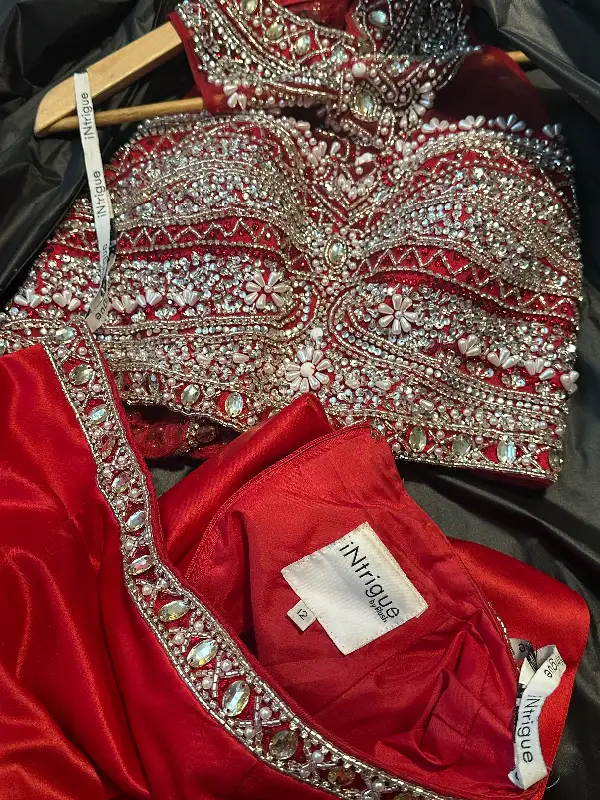 Gorgeous “lady in red” showstopper gown in Women's - Dresses & Skirts in Kitchener / Waterloo - Image 3