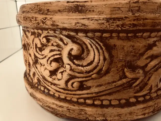 Cache pot très décoratif en poterie in Other in Granby - Image 2