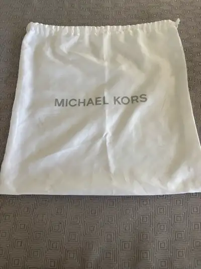 White Satin Shoe Bag - MICHAEL KORS - Sac à Souliers  , View more