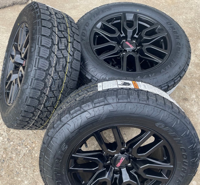 2022 GMC Yukon Sierra 20" rims & Toyo Open Country AT3 tire Tires