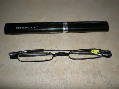 FIRST $15 ~SPECTACULARS SPECS IN READING GLASSES W/ METAL CASE -