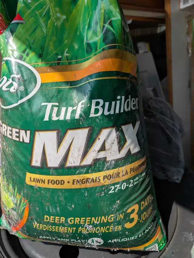Scotts Turf Builder Green Max Lawn Food 27-0-2 18.9kg - $45.00